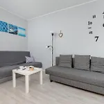 Unique & Seaside For 4 People In By Renters Appartamento *