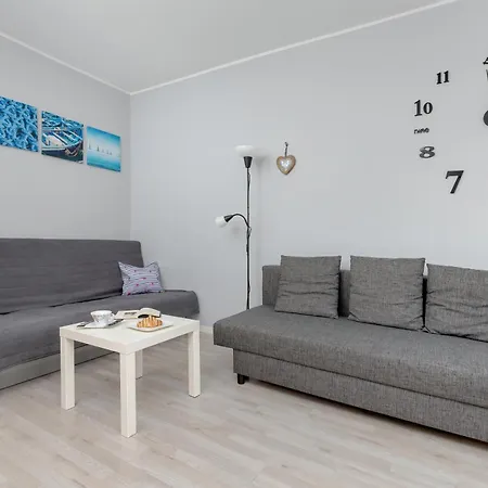 Unique & Seaside For 4 People In By Renters Apartmán *