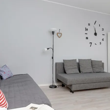 Unique & Seaside For 4 People In By Renters * 格丁尼亚