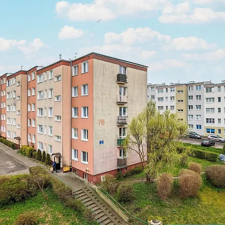 Unique & Seaside For 4 People In By Renters * グディニャ