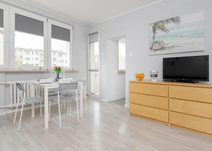 Unique & Seaside For 4 People In By Renters 格丁尼亚