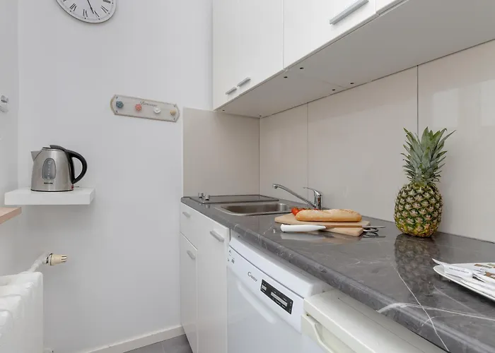 Unique & Seaside For 4 People In By Renters Appartement