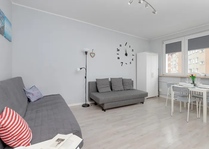 Unique & Seaside For 4 People In By Renters * 格丁尼亚